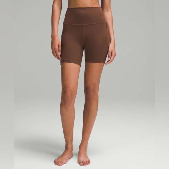 C - Lululemon Align High-Rise Short with Pockets 6"
Java - Picture 2 of 5